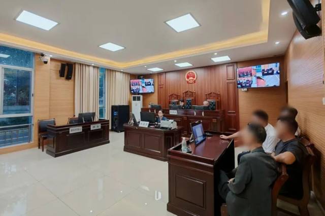 在法院協調下，施工方與班組進行遠程調解