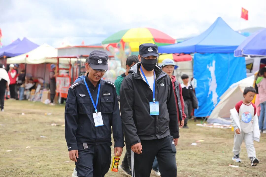 石渠 檢察服務巡邏隊護航縣文化旅游帳篷節.jpg
